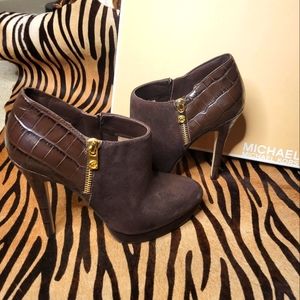 Michael Kors York Bootie, Dk Brown, Suede, size 7